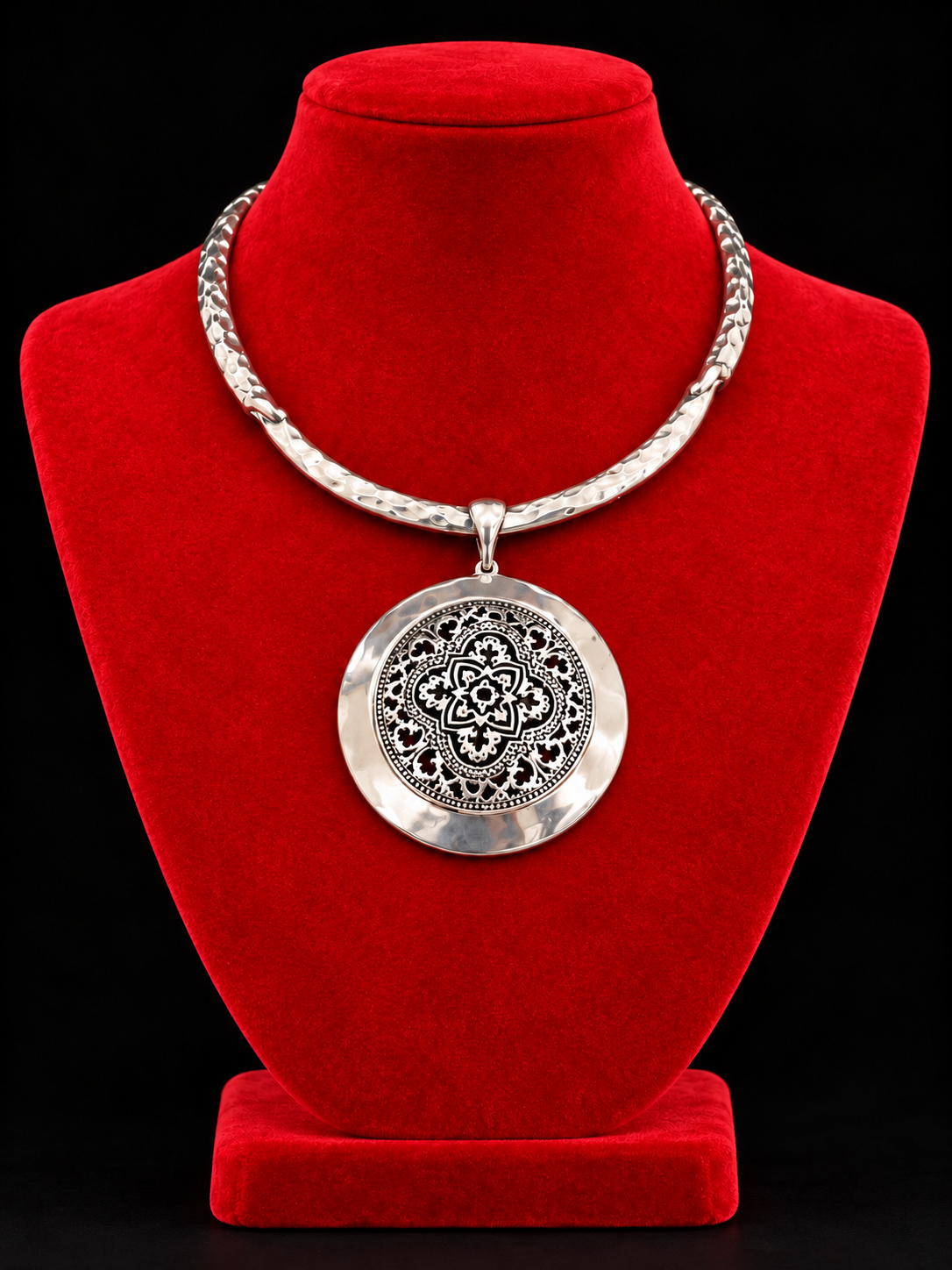 Silver Majesty Medallion Necklace